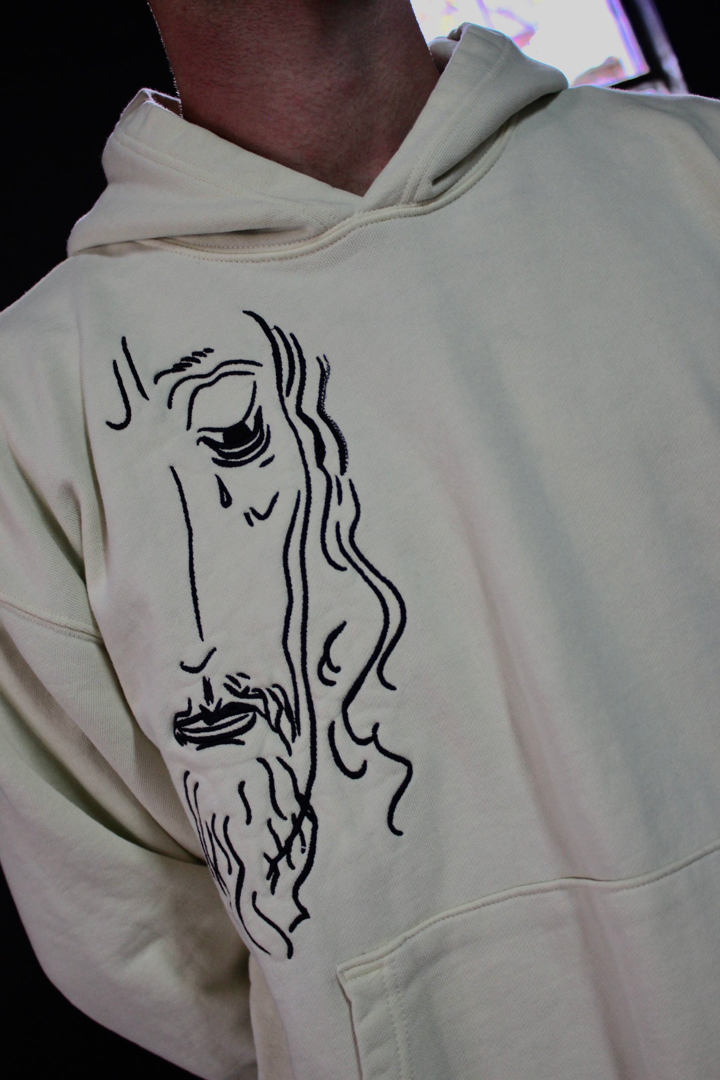 GRIEVED HOODIE / CREAM