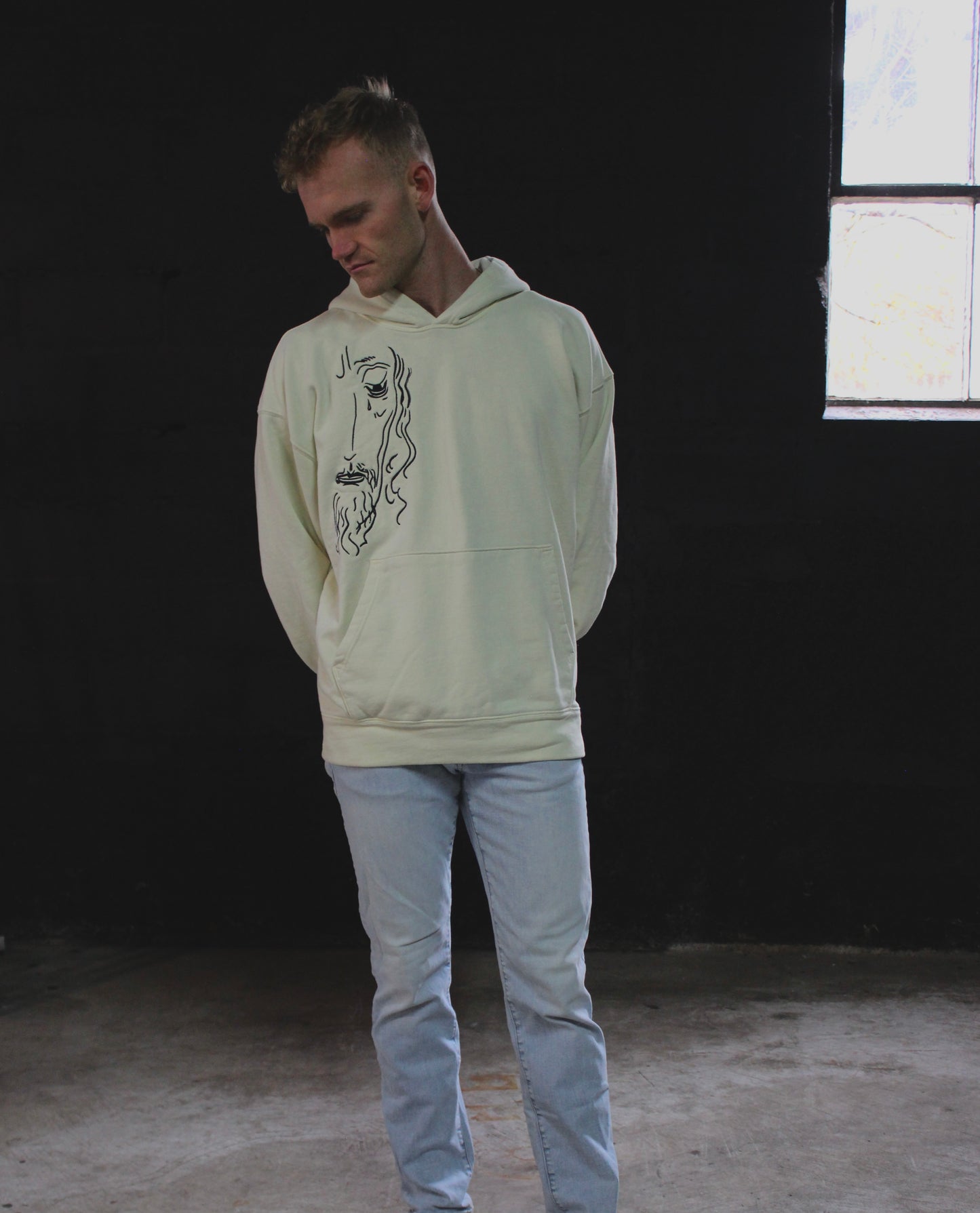 GRIEVED HOODIE / CREAM